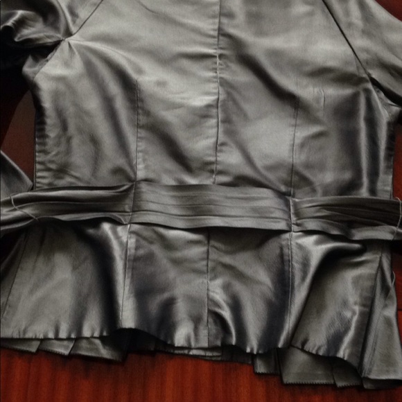 Carmen Marc Valvo Collection top - Picture 7 of 8